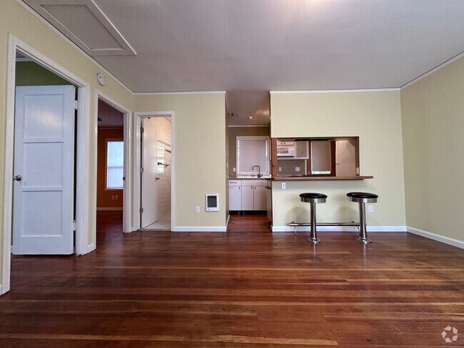 Building Photo - Modern and Affordable in Cully Unit The Cully 4805 Rental