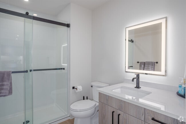 1BR, 1BA - 586SF - Bathroom