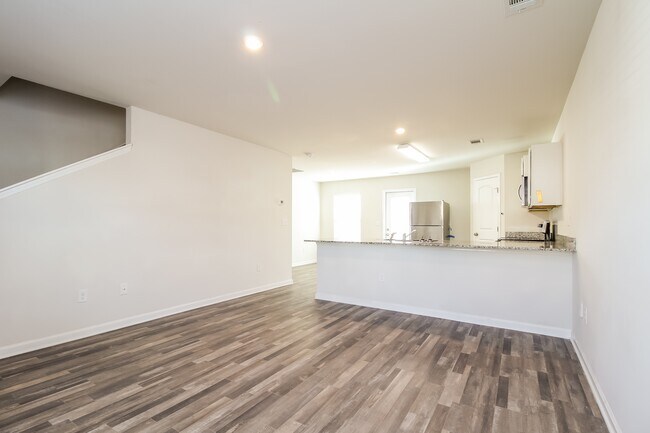 Photo - 500 Wagon Trail