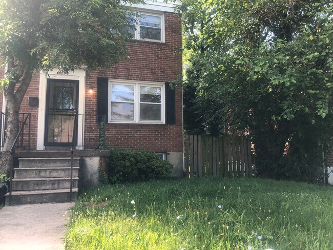 3 BDRM 1.5 BTH in Baltimore City Sinclair Ln - 3 BDRM 1.5 BTH in Baltimore City Sinclair Ln House
