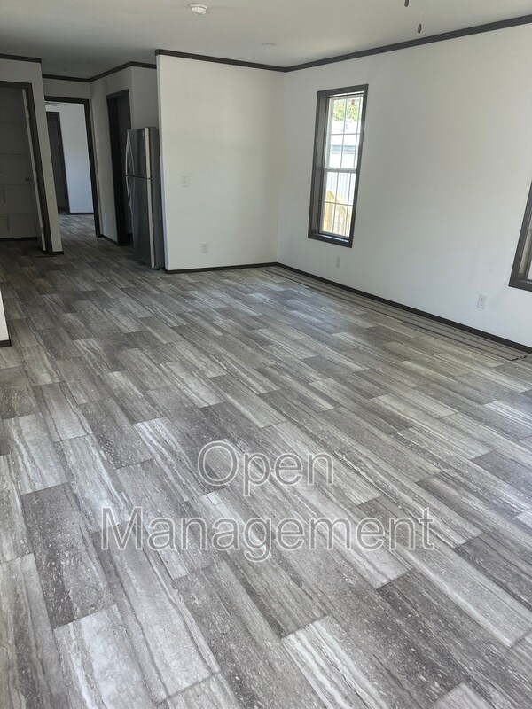 Photo - 16 English Village Park