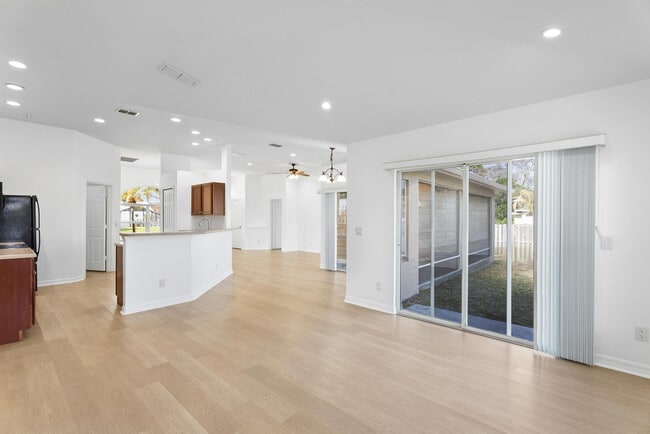 Photo - 1391 SW Bellevue Ave