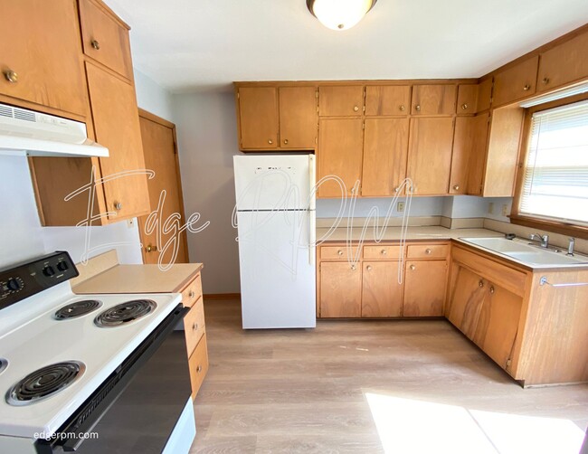 Photo - 222 Walnut St