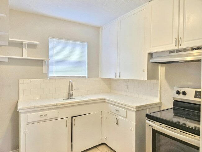 Photo - 1136 5th Ave N