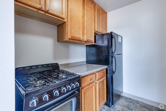 1 habitación, 1 baño - 600 pies cuadrados - Cocina - Groveland Terrace