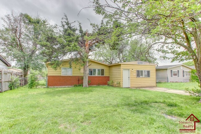 Photo - 1436 NW Ozmun Ave