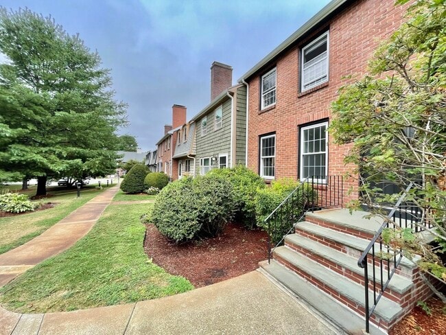 11 Gooseneck Ln