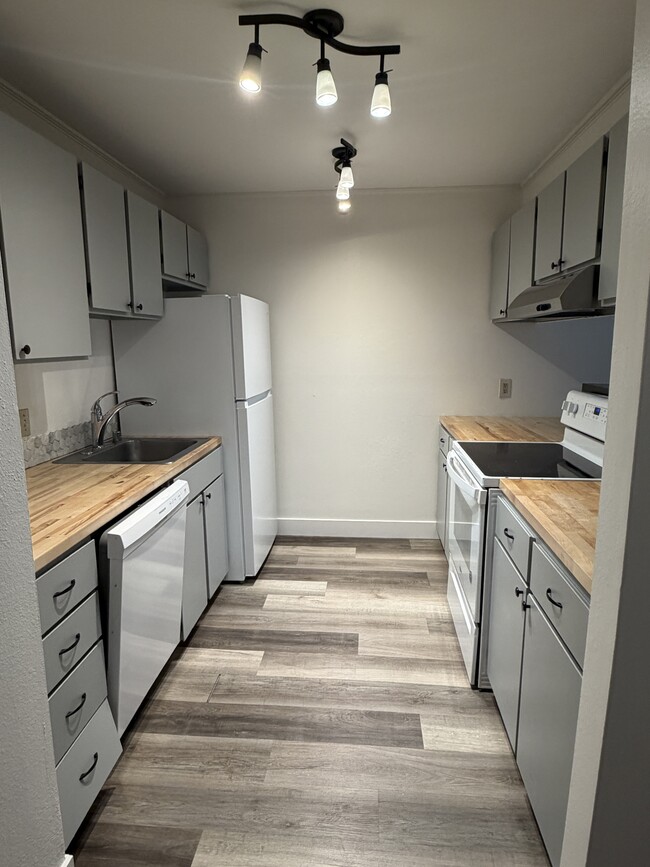 414 W Beaver Creek Blvd
