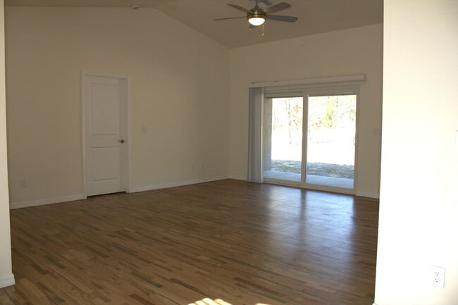 Photo - 3/2/2 in Royal Highlands