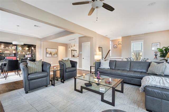 Photo - 828 Elsbeth St