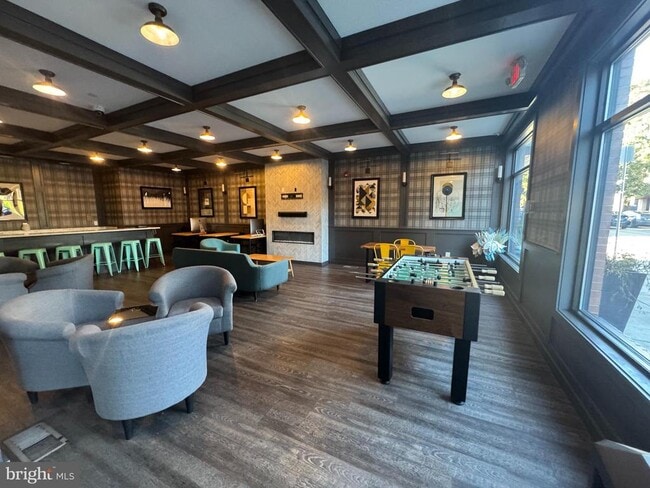 Building Photo - 6610 Germantown Ave Unit LL7