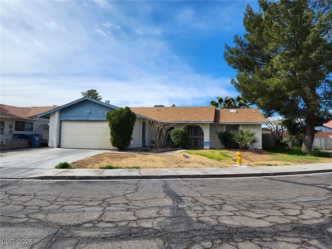 1823 Niblick Cir