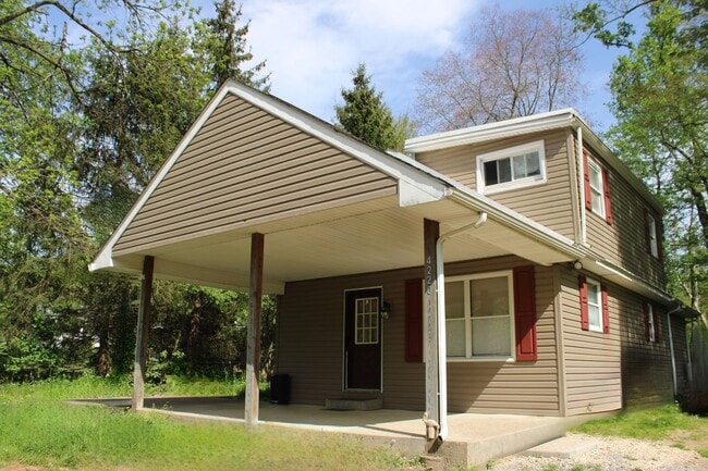 Building Photo - Single Family Home