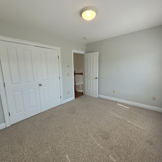 Photo - 96 Lasalle Dr