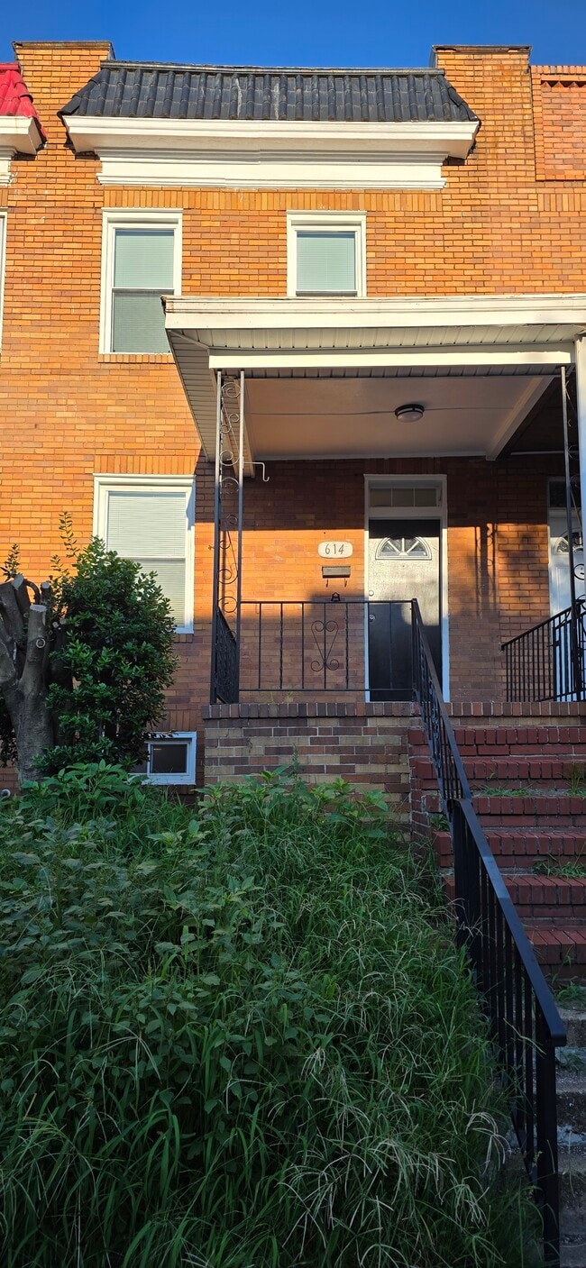 Photo - 614 Savage St