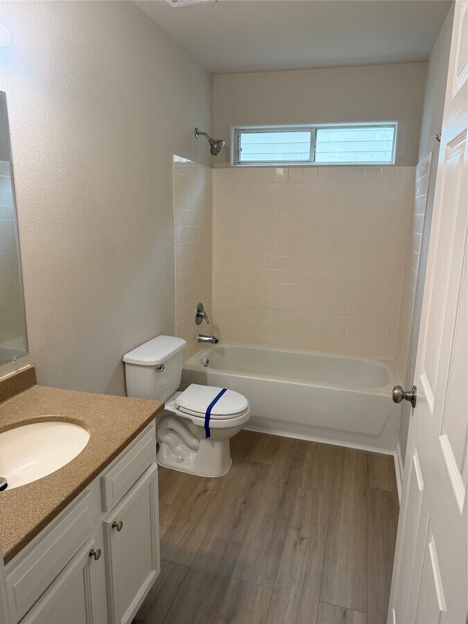 Photo - 174 E Sunset Dr