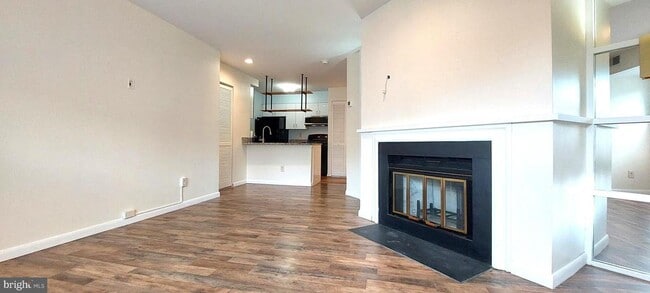 Building Photo - 9706 Hellingly Pl Unit 213 Rental