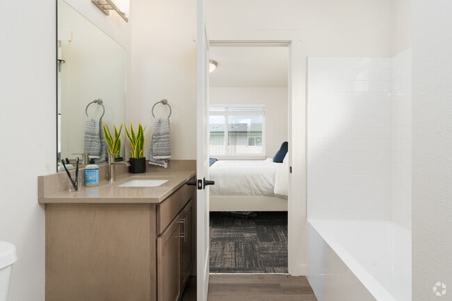 2BR, 2BA - 964SF