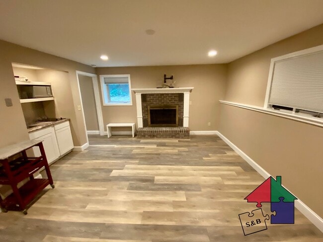 Building Photo - 276 Locust Hill Rd Unit B