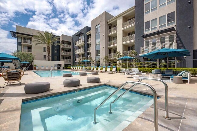 Photo - Sofi Warner Center