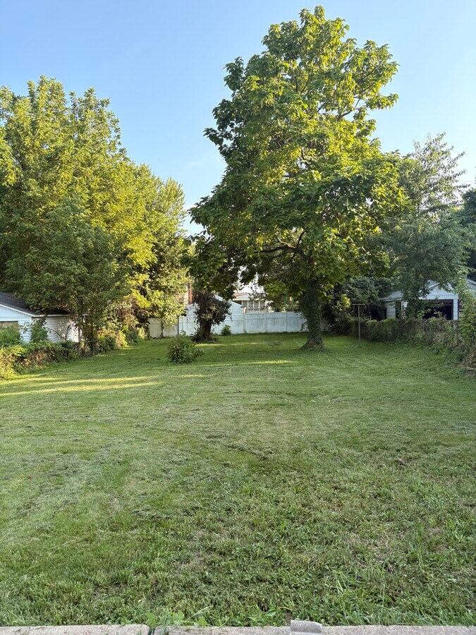 Photo - 214 Coburg Dr