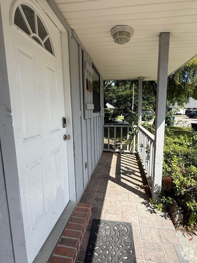 Building Photo - Acadian Cutie Rental