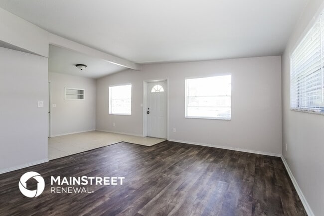 Photo - 1911 3rd Ave E
