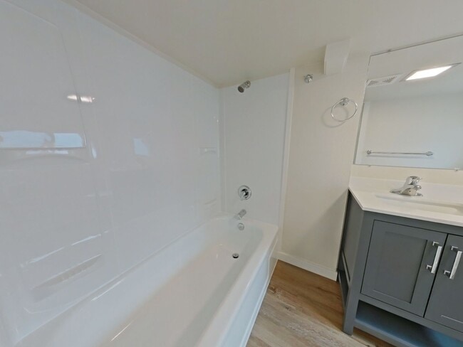 Photo - Emerald Alley Duplex Unit 1986 Emerald Alley