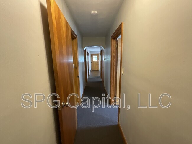 Photo - 109 N Main St