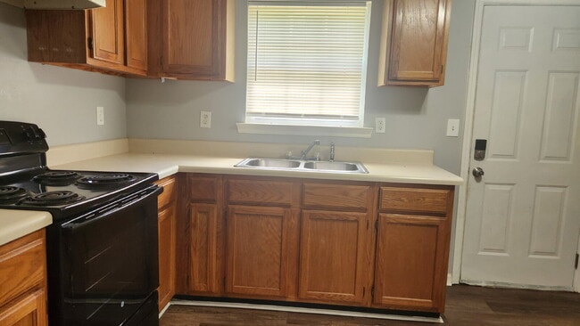 Photo - Refreshed 2BR/1BA duplex apartment for rent!