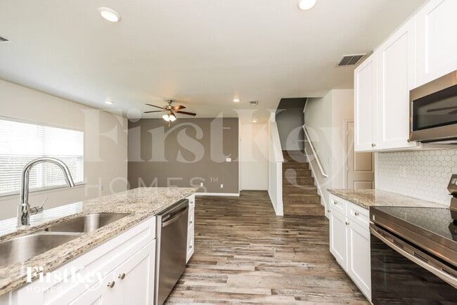 Photo - 7332 Parkside Pl Dr