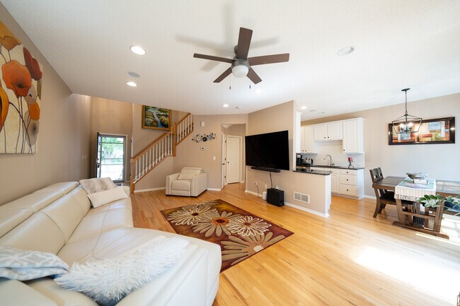 Photo - 15843 Porchlight Ln