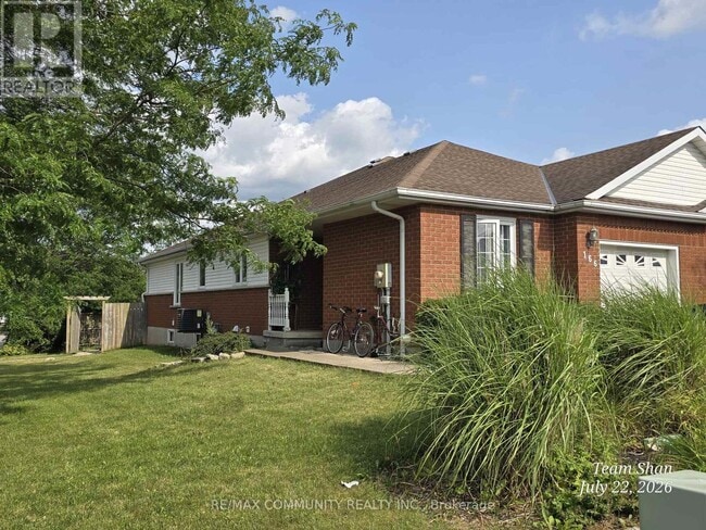 Photo - 166 St Lawrence Dr
