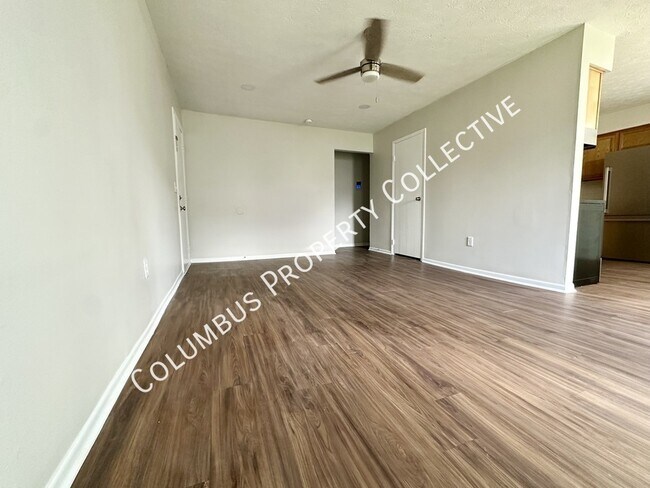 Photo - 906 S Spring Rd