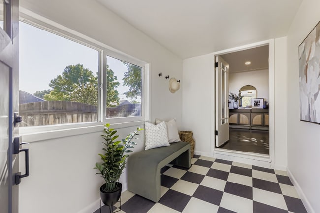 Photo - 1700 W Stoll Pl