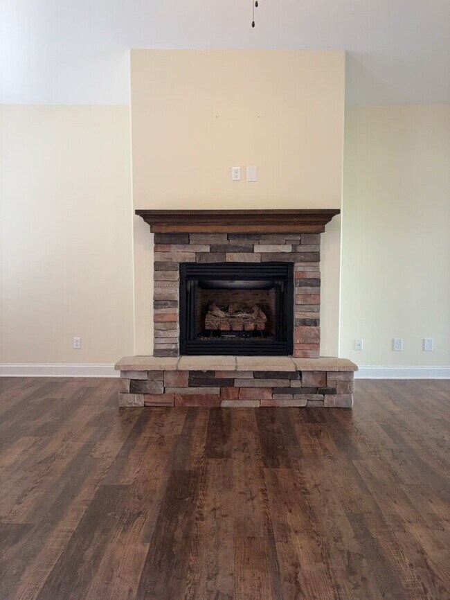 "Charming 3-Bedroom Home with 2 Full Baths in Greenville's Forest Ridge!"