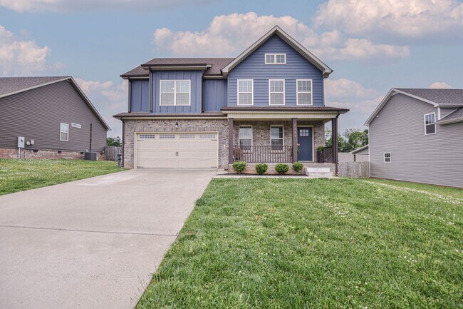 Pet Friendly Four Bedroom! - Pet Friendly Four Bedroom! House