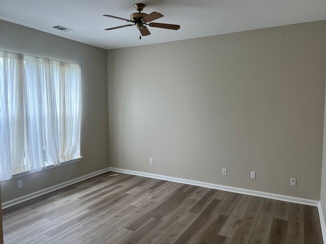 Photo - Lovely 3BR Ranch-Style Home in Sun City-Av...