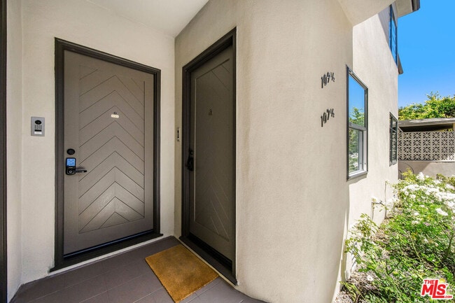Photo - 107 Flores St Unit 1/2