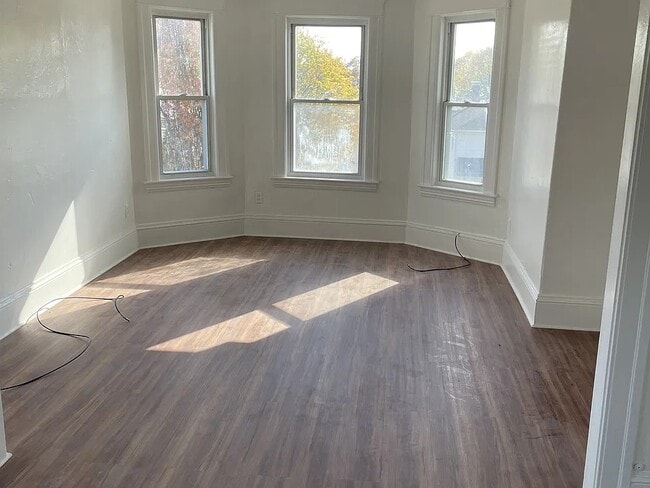 Photo - 119 Hamilton St