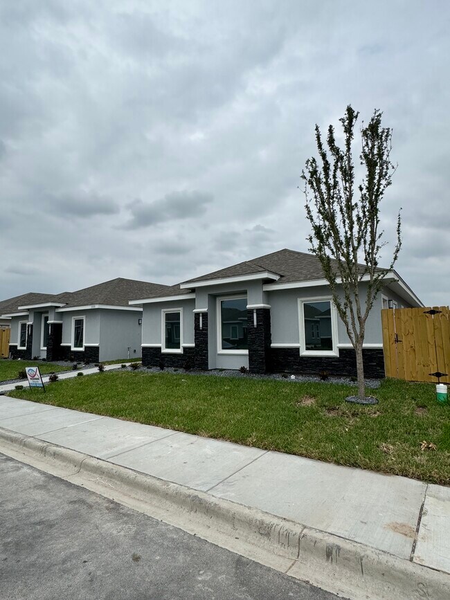 Photo - 1013 N Abbey Ave Unit 4