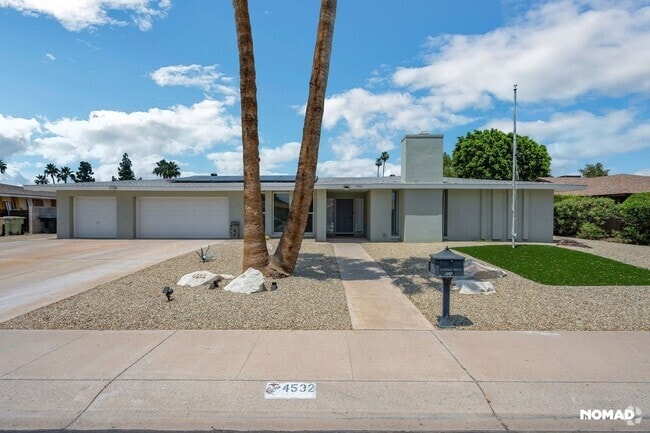 Building Photo - Spacious 5BR House in Glendale