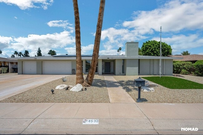 Spacious 5BR House in Glendale - Spacious 5BR House in Glendale
