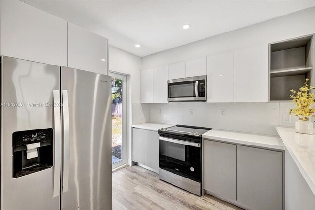 Photo - 843 SW 20th St