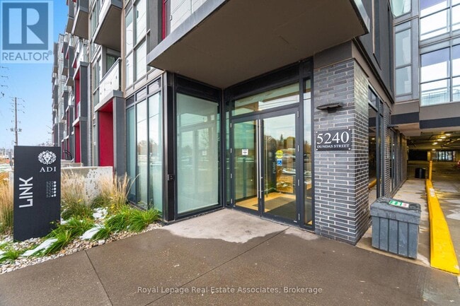 Photo - 5240 Dundas St Unité B401