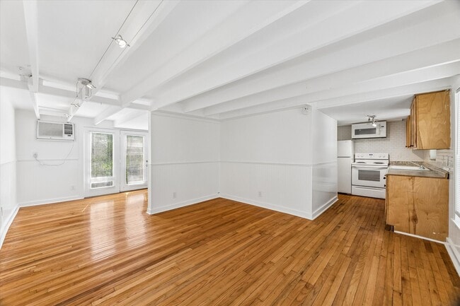 Building Photo - 820 Heights Blvd Unit 3