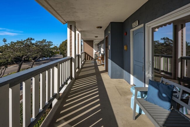 2721 Camino Del Mar