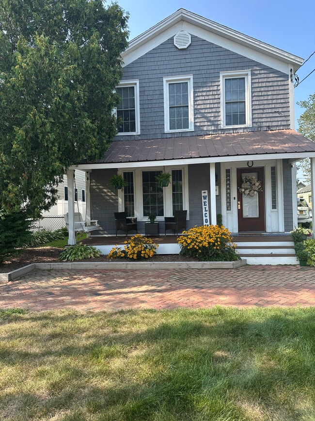 Photo - 175 Lake Ave Unit 2