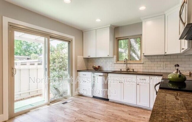 Photo - 845 Commons Dr