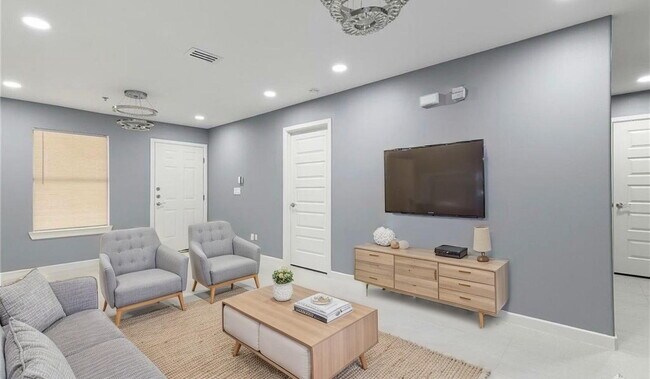 Photo - 1421 W Harrison Ave